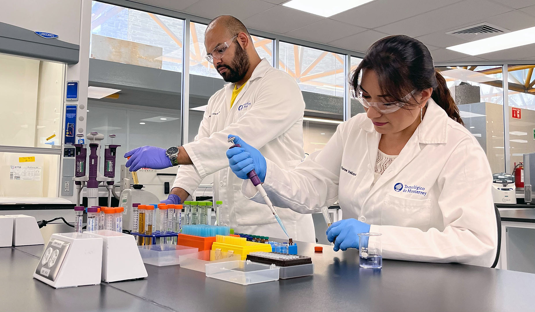 Laboratgorios del Centro del Agua para América Latina y el Caribe personal capacitado
